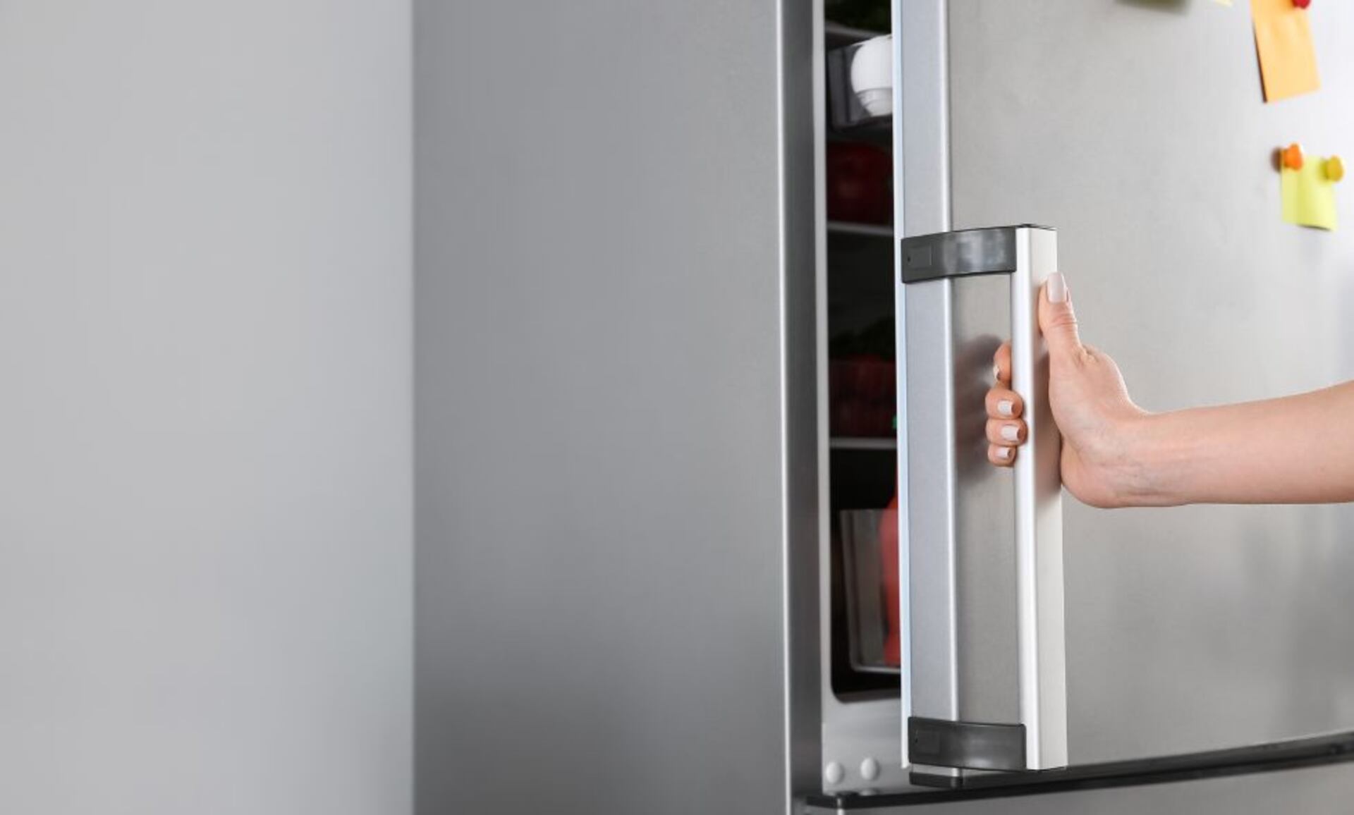 Descongela tu nevera fácilmente con este sencillo truco casero 12 Merca2.es Beneficios de un congelador libre de hielo