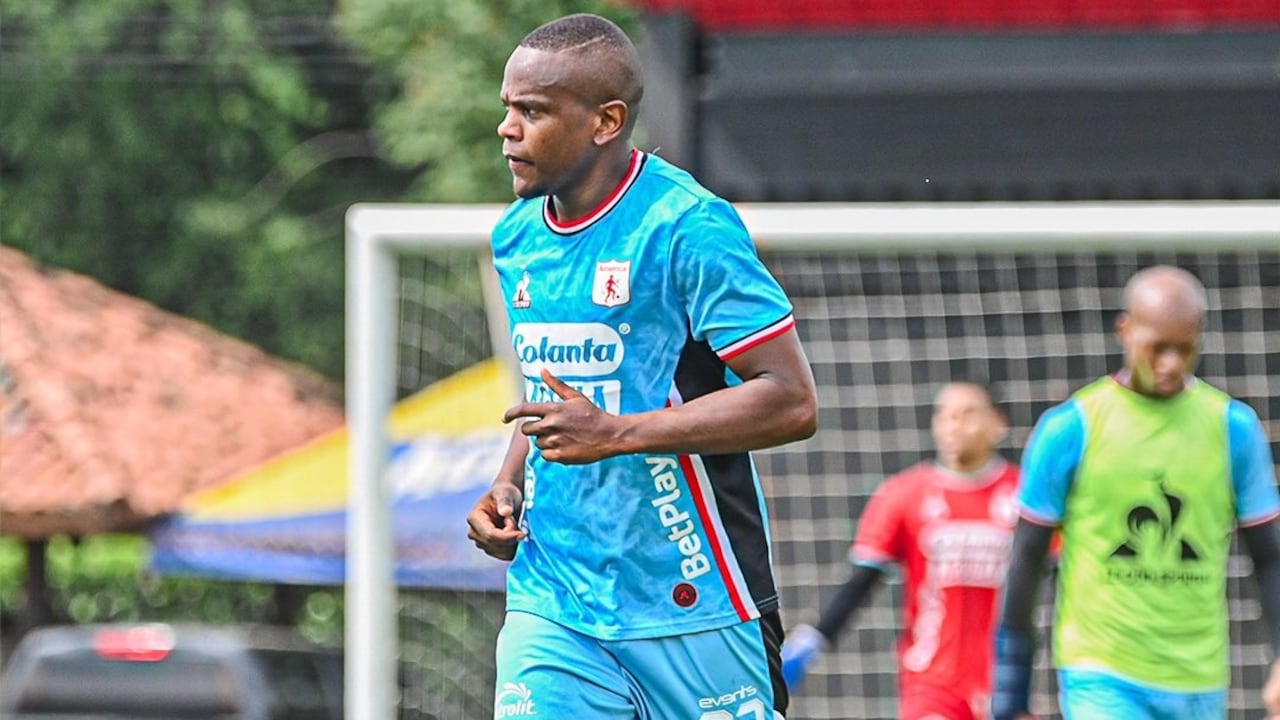 Yerson Candelo ya entrena con la indumentaria del América de Cali.