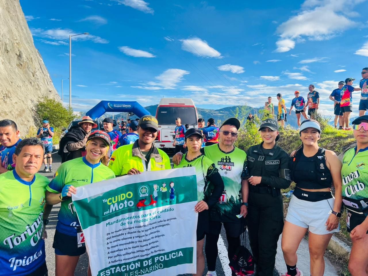 Uniformados de la Policía Nacional desarrollan jornadas pedagógicas en Iles para prevenir delitos como el hurto y la extorsión.