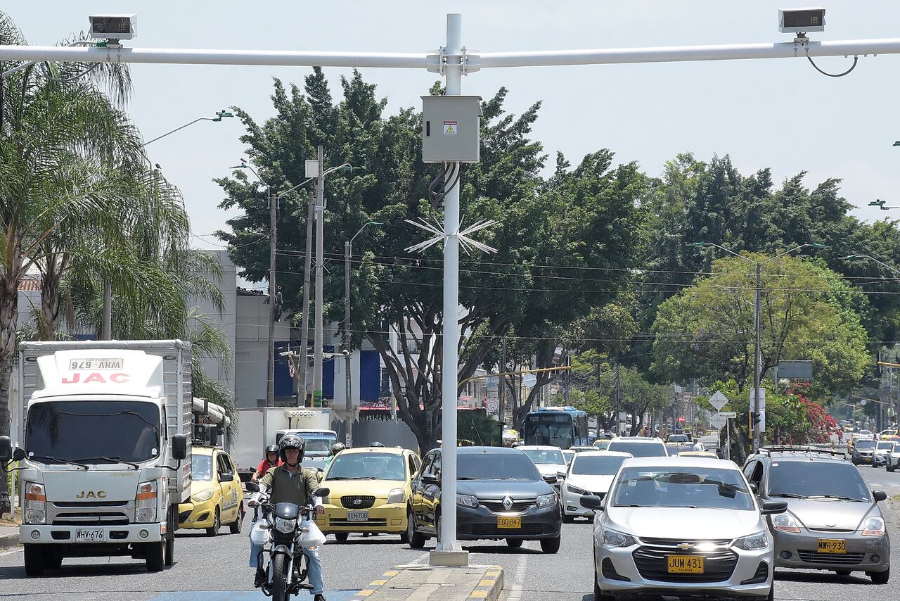 La Secretaría de Movilidad está pidiendo autorización para poder instalar 40 nuevas cámaras de fotodetección. Se espera que al menos el 50% de ellas queden funcionando en el 2024.