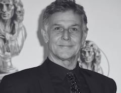 Pierre Deny, actor de Emily en París