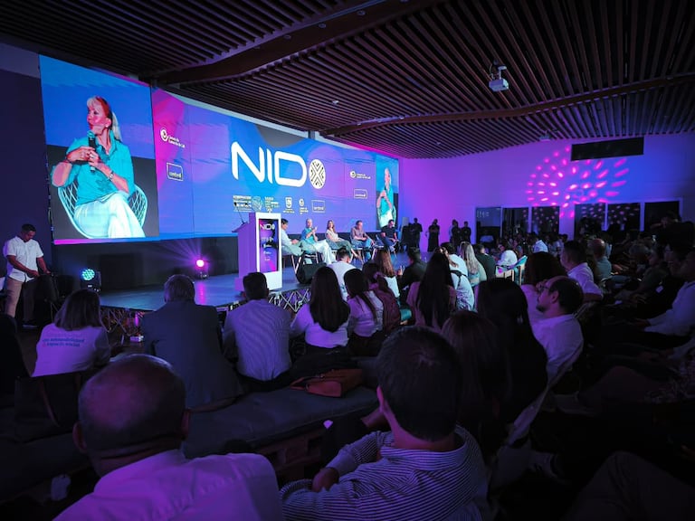 Durante el evento también participaron emprendedores que han hecho parte del programa. Uno de ellos fue Leonairo Chantre, CEO de Trobapp, una startup originaria de la zona rural de Cali.
