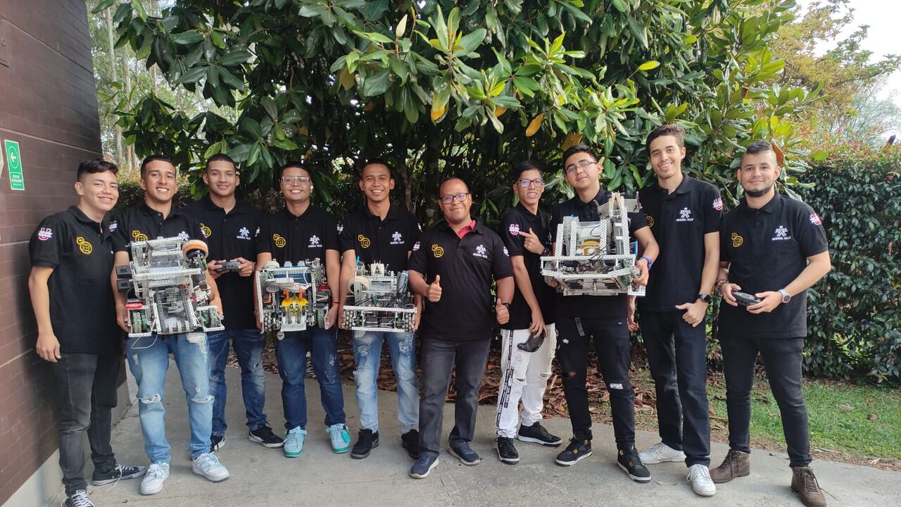 En esta competencia participan universidades de los cinco continentes, dando a conocer sus conocimientos y avances en temas como mecánica, programación, diseño, entre otras habilidades.