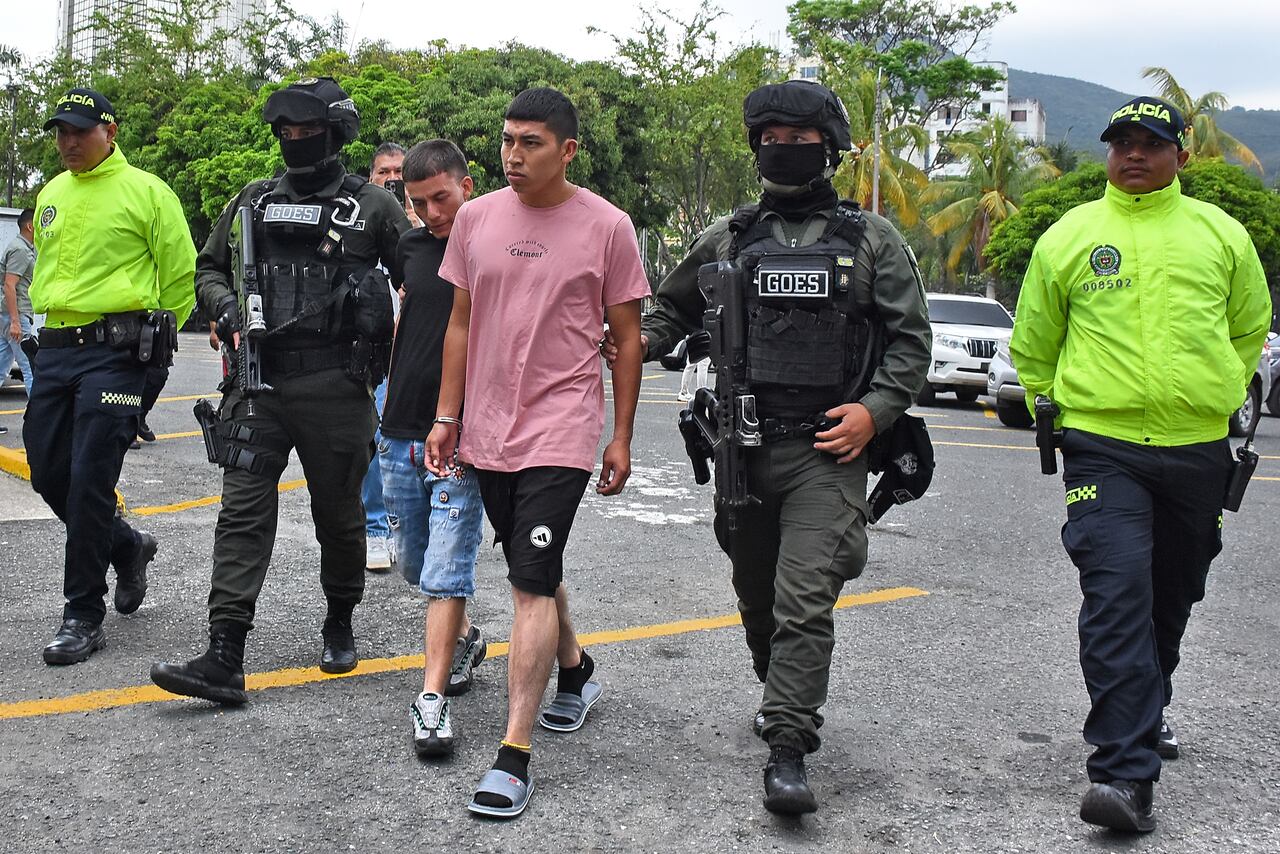 Presentación de capturados de los atentados terroristas en la base aérea y los mangos en Cali.