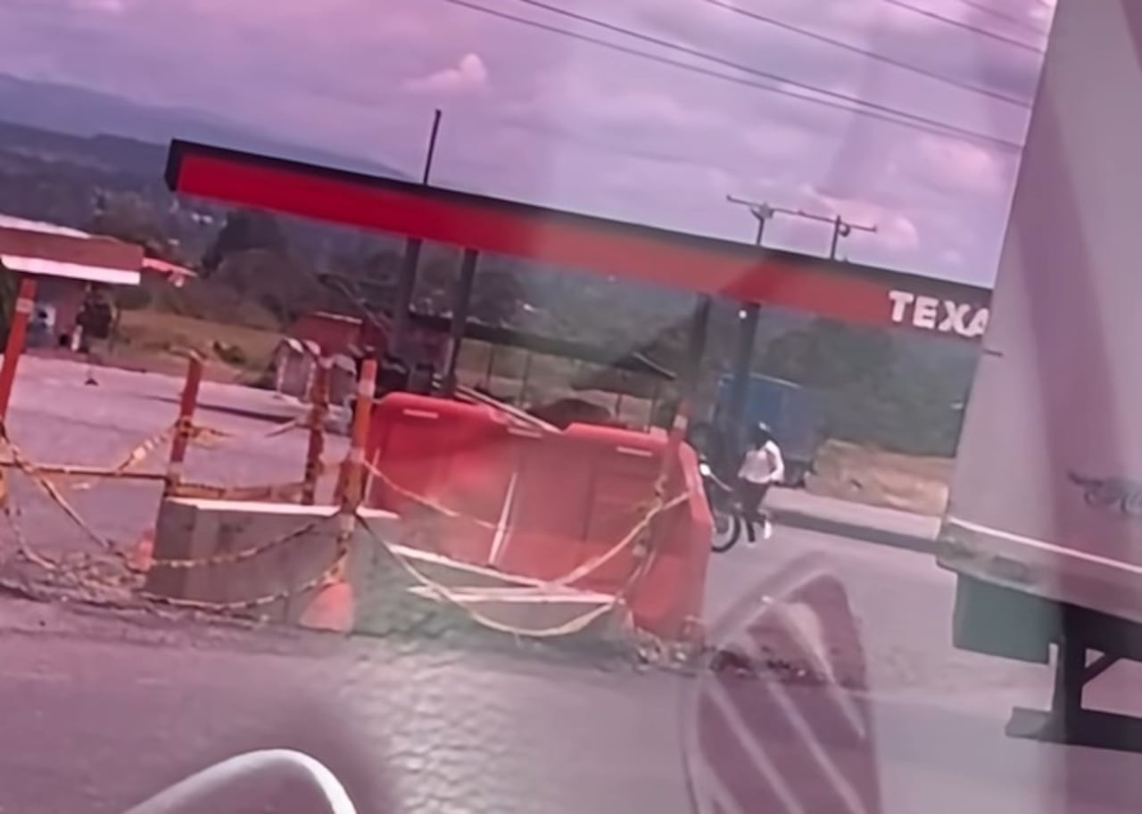 El hecho ocurrió horas después del atentado en Cajibío, lo que aumentó la tensión y el temor entre quienes transitan por la vía Panamericana.