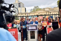 El candidato presidencial Roy Barreras, en rueda de prensa este lunes en la Plaza Núñez del
Congreso de la República, envió un contundente y urgente mensaje a cinco diferentes sectores sociales y políticos, de cara a las
elecciones de primera vuelta del próximo 31 de mayo y que requieren de acciones inmediatas, por parte de cada uno de ellos,
para evitar el regreso de la extrema derecha al gobierno.
