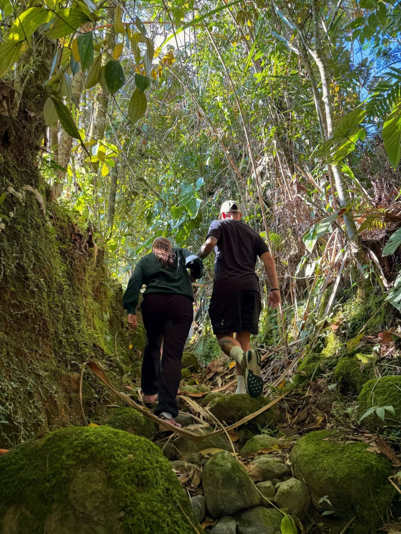 James Rodríguez recarga energías en un destino natural mientras define su futuro para el año del Mundial.