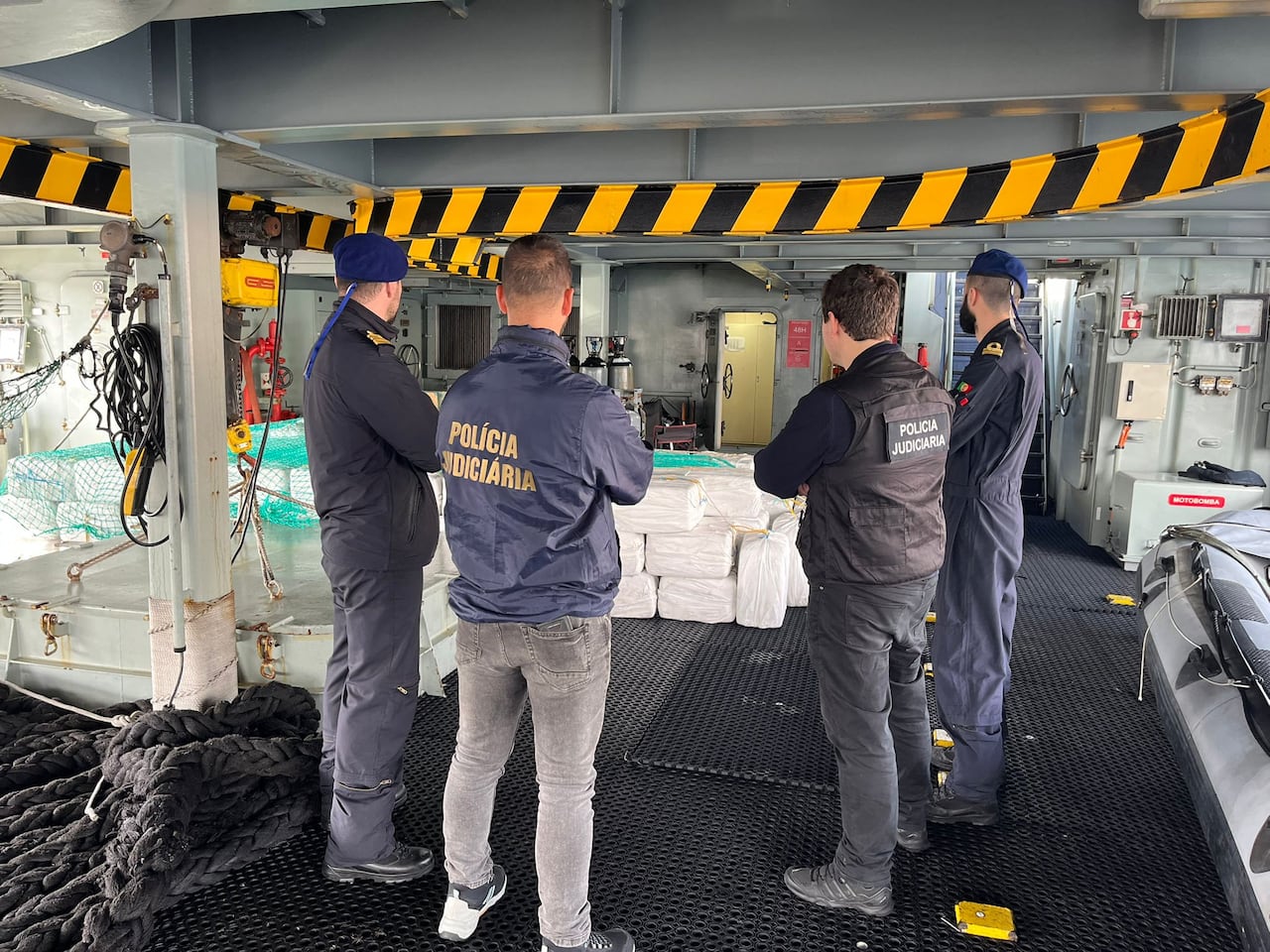 El 26 de enero de 2026, las autoridades portuguesas anunciaron la incautación de una cantidad récord de cocaína en un semisumergible interceptado frente al archipiélago de las Azores.