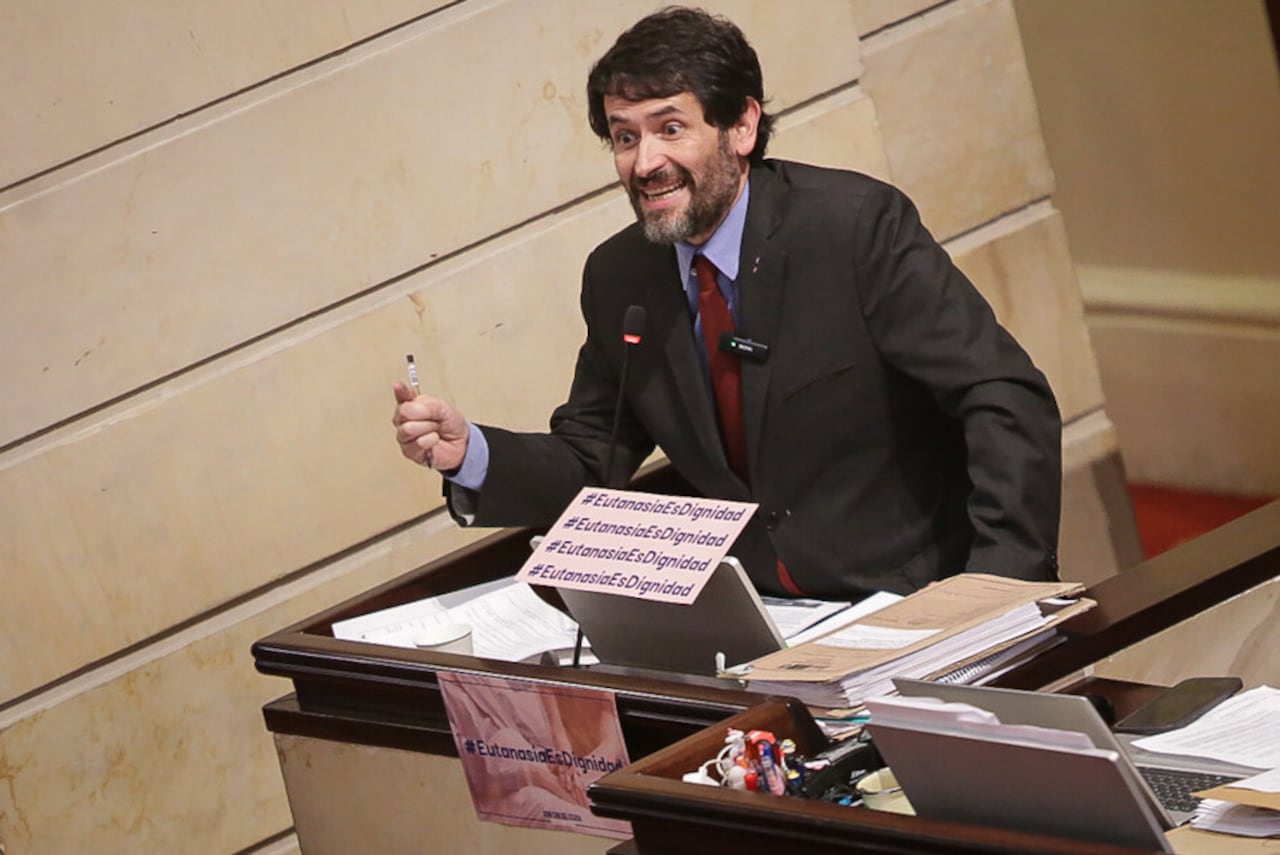 El proyecto de ley que busca regular la eutanasia fue aprobada en la Comisión Primera de la Cámara de Representantes en 2025.