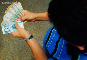 En el 2000, el alza del salario mínimo fue del 10% y quedó en $260.100. Para el 2013, es del 4,02%, es decir, $589.500.