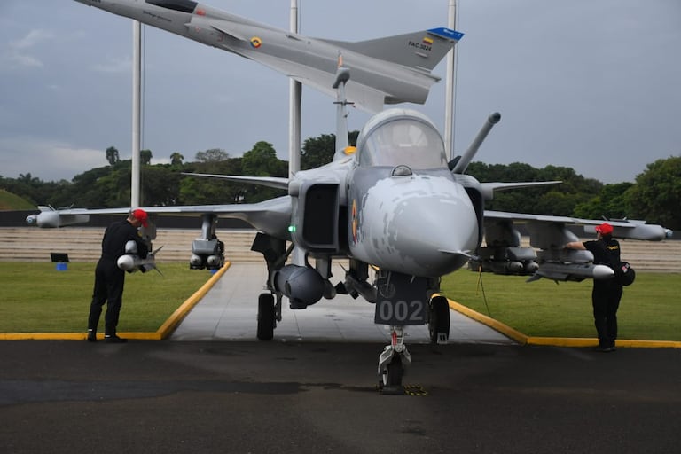 Así se ve el Saab Gripen 39, el caza que está en el centro del negocio billonario que evalúa Colombia para modernizar su defensa aérea.
