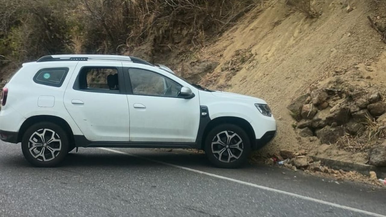 Así quedó la camioneta tras el secuestro de su conductor, reportaron militares que ahora patrullan esta parte del sur del Cauca.