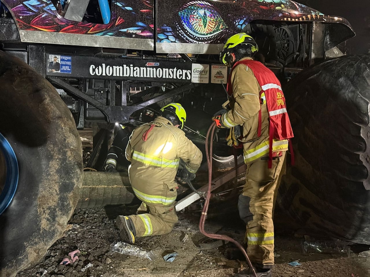 Momentos de terror se vivieron en el lote Bulevar Rose en la ciudad de Popayán durante una exhibición de Monster Truck, luego de que uno de estos vehículos perdiera el control y arrollara a un grupo de asistentes. De acuerdo con reportes oficiales el saldo fue de 38 personas heridas y tres muertos, entre ellos una niña de 10 años.