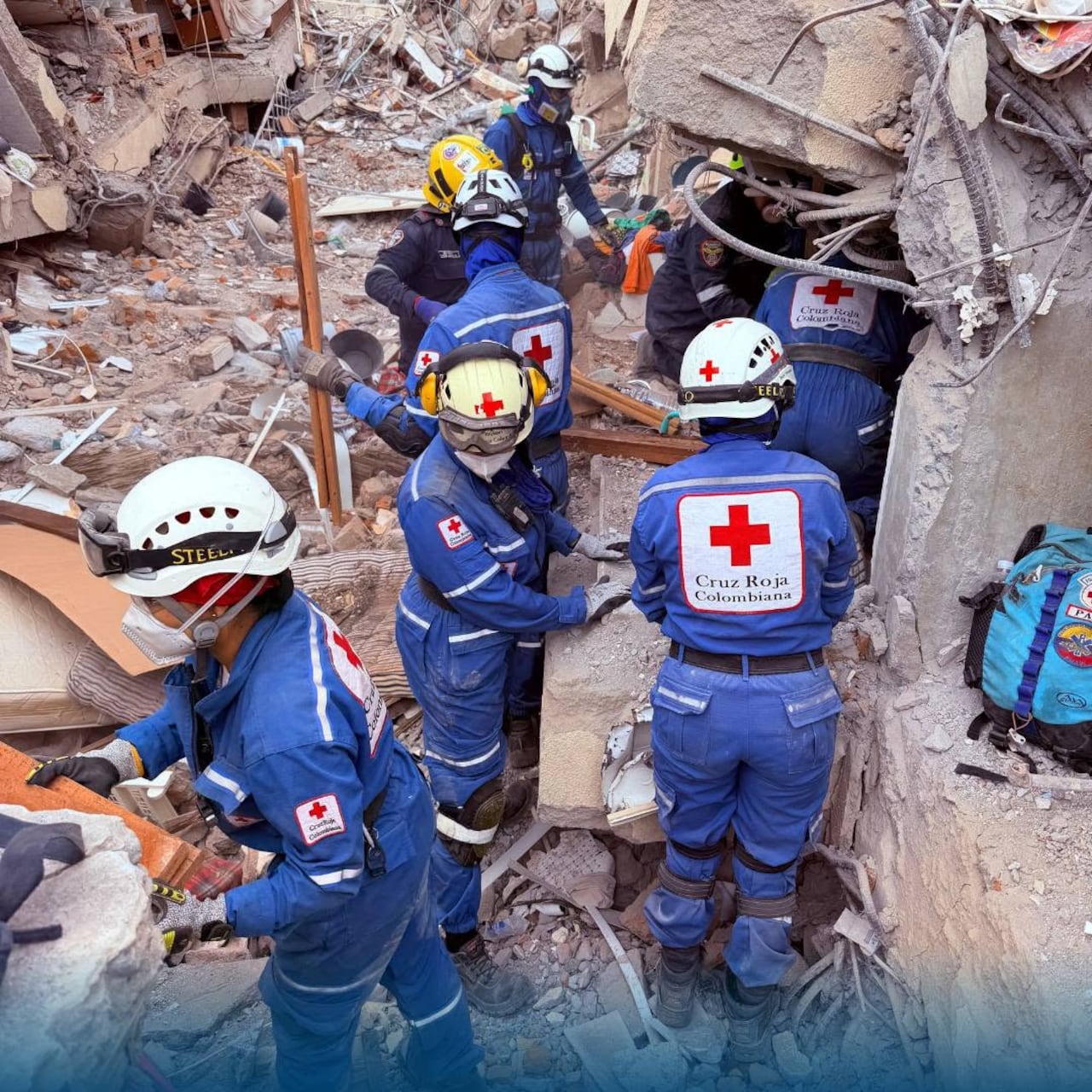La Cruz Roja Valle, además de participar en las labores de socorro, también mantiene activo el mecanismo de Restablecimiento de Contactos Familiares, mediante el cual recibe reportes de personas cuyo paradero se desconoce y cruza información con hospitales, Medicina Legal, Secretaría de Salud y otras instituciones.