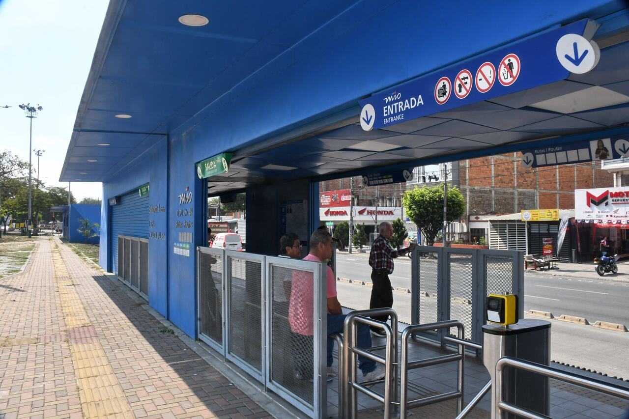 Cali: Troncal del oriente , estaciones del Mio. Foto José L Guzmán. EL País.