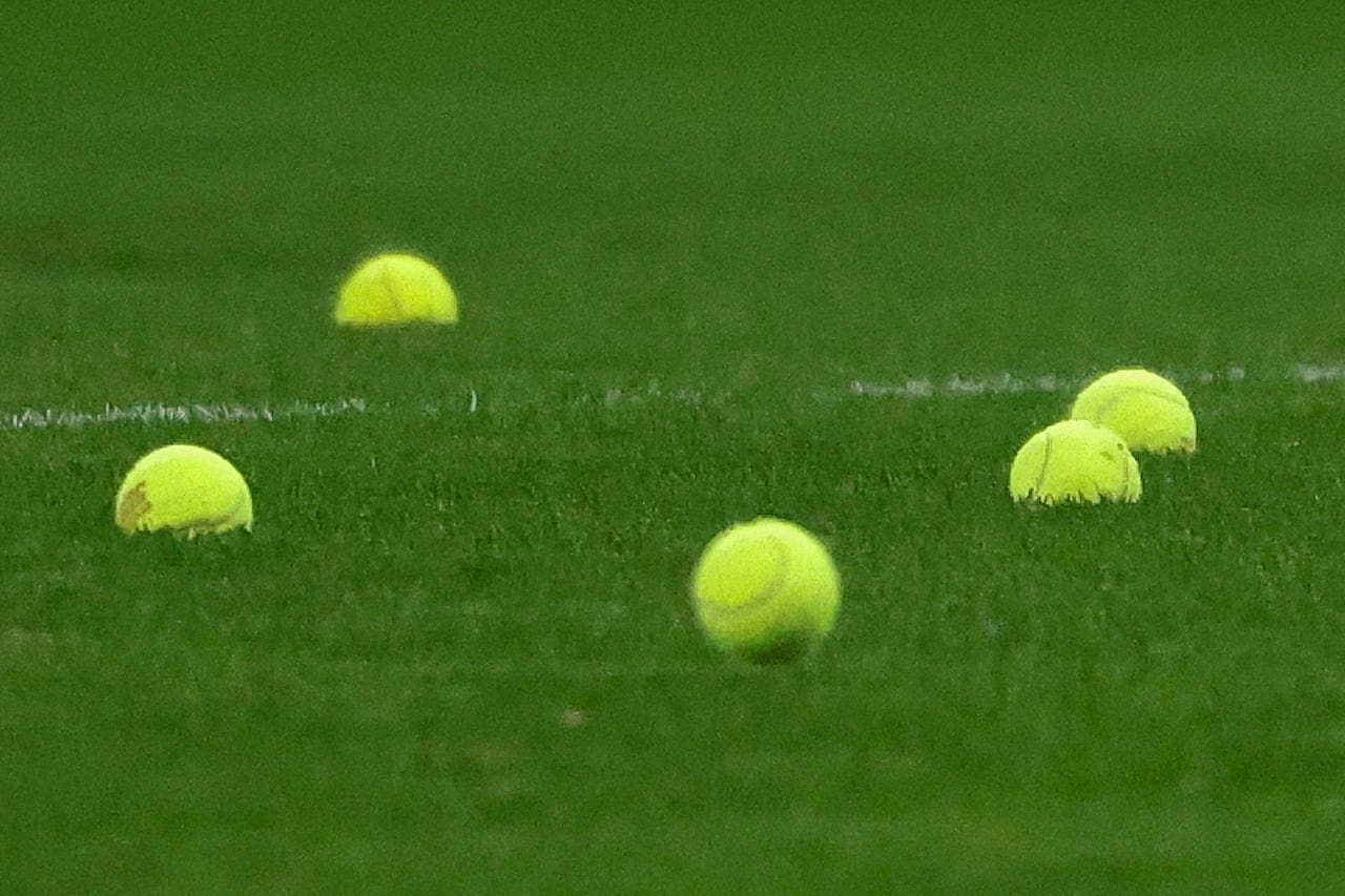 Pelotas de tenis durante un torneo internacional.