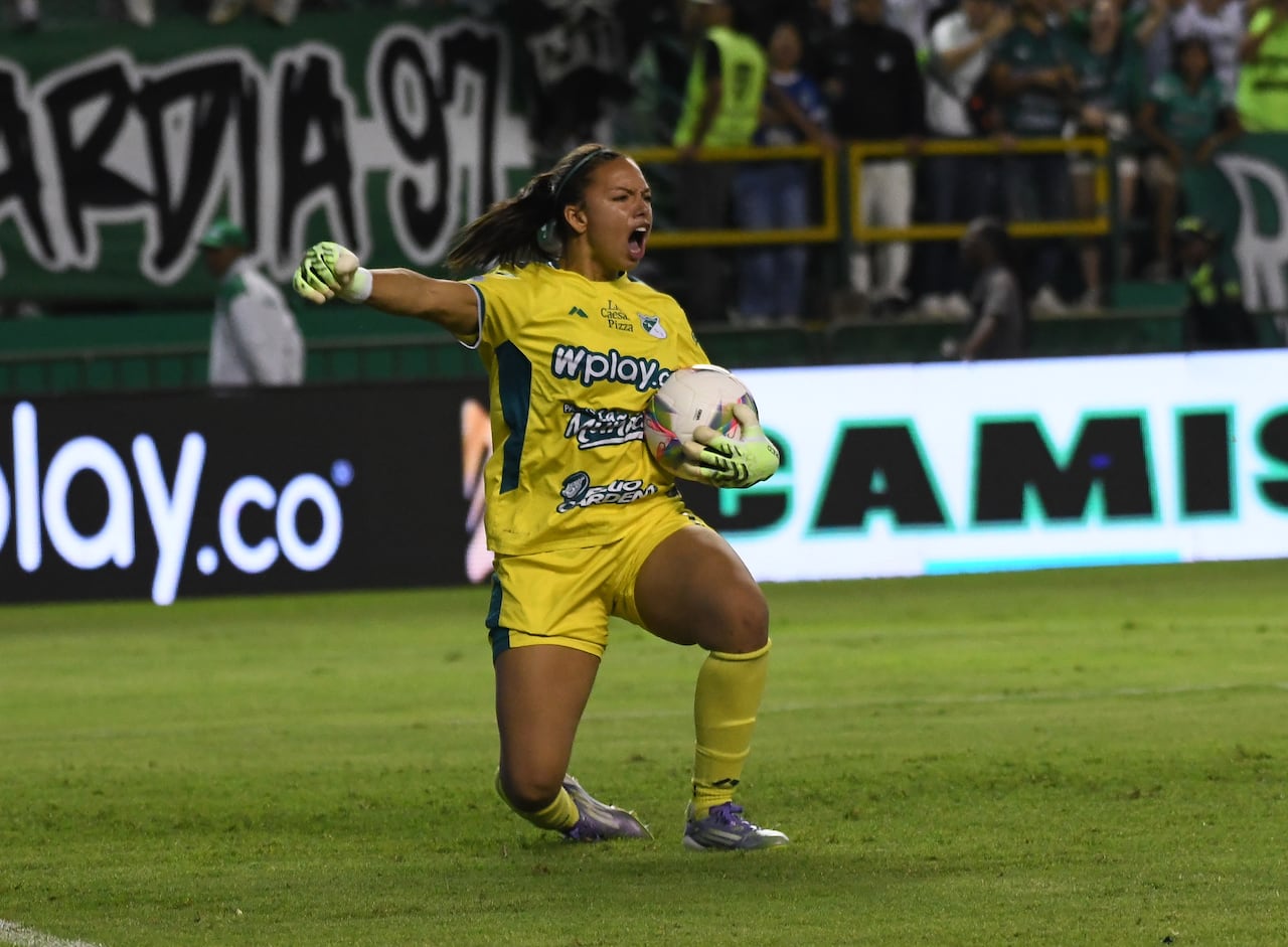 Fútbol: Deportivo Cali, campeón de la Liga Betplay Femenino del fútbol colombiano 2025, venciendo a Independiente Santa Fé en los tiros penalty: Foto José L Guzmán. EL País.