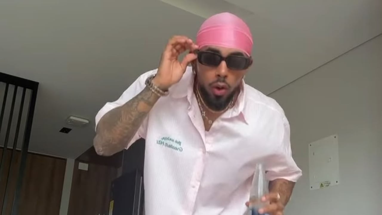 Influencer caleño habla del por qué no el café en una primera cita.