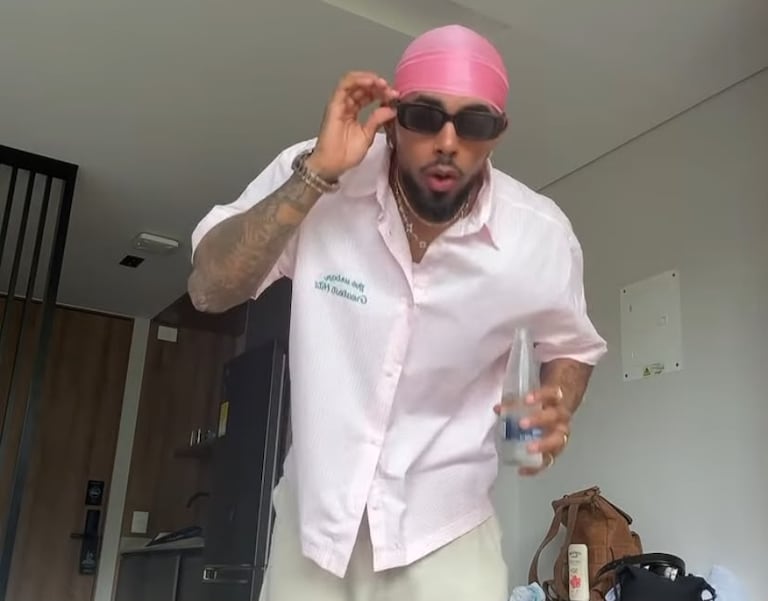 Influencer caleño habla del por qué no el café en una primera cita.
