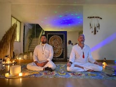 Alexander Hau Singh Valencia y Krish Benvenuti.