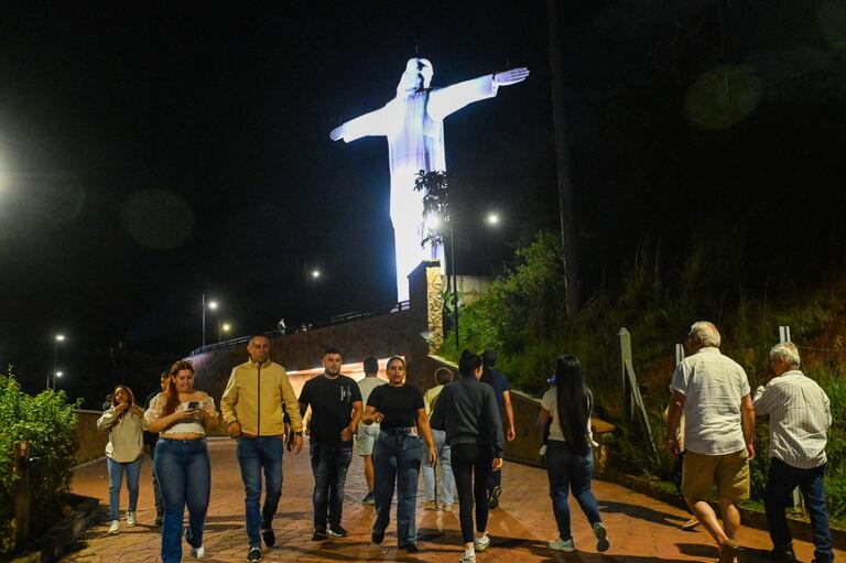 Los visitantes se mostraron alegres por la extensión del horario.