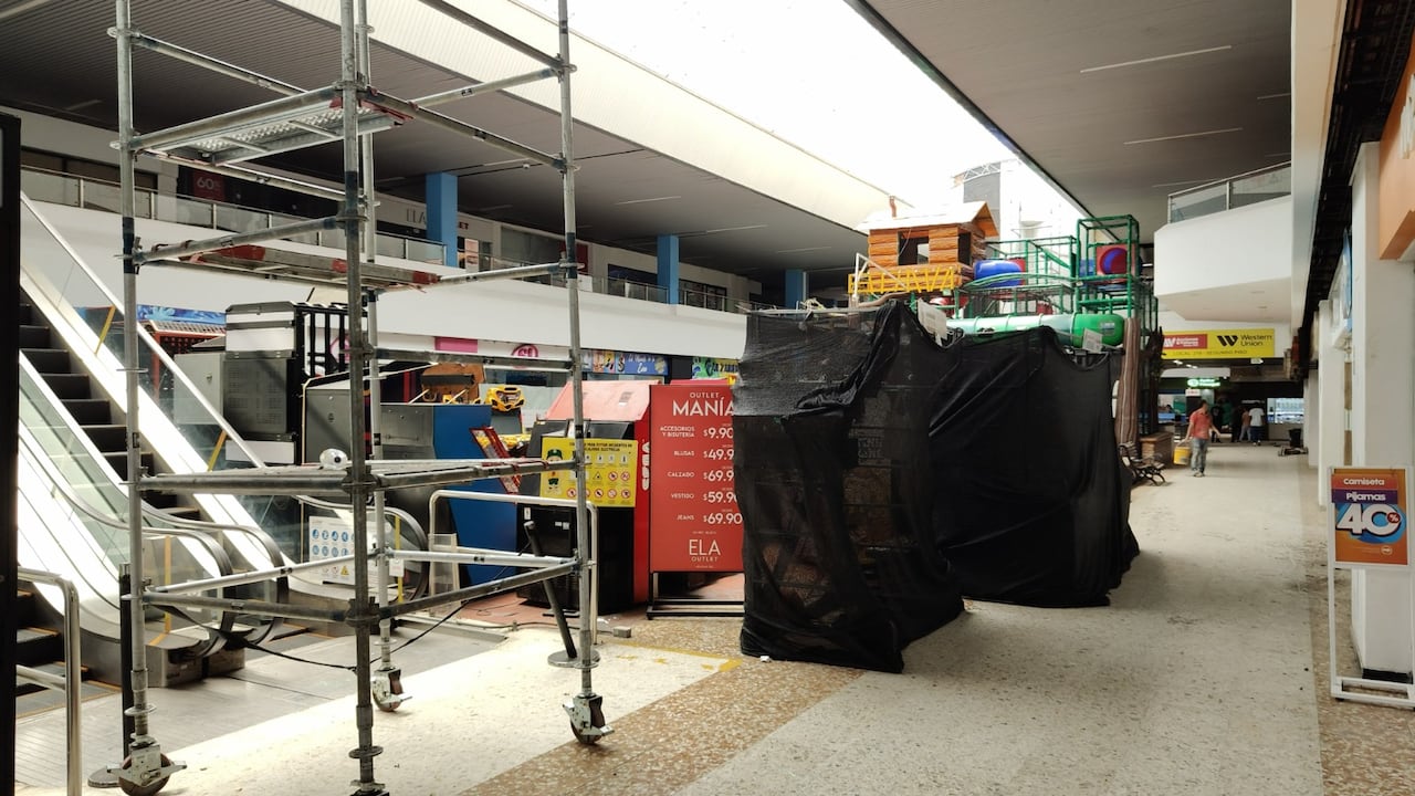 Voceros del que fue el Centro Comercial La 14 indicaron que esta infraestructura se está recuperando y ya abrió sus puertas. Foto: Mario Lozada.