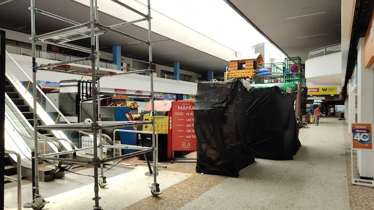 Voceros del que fue el Centro Comercial La 14 indicaron que esta infraestructura se está recuperando y ya abrió sus puertas. Foto: Mario Lozada.