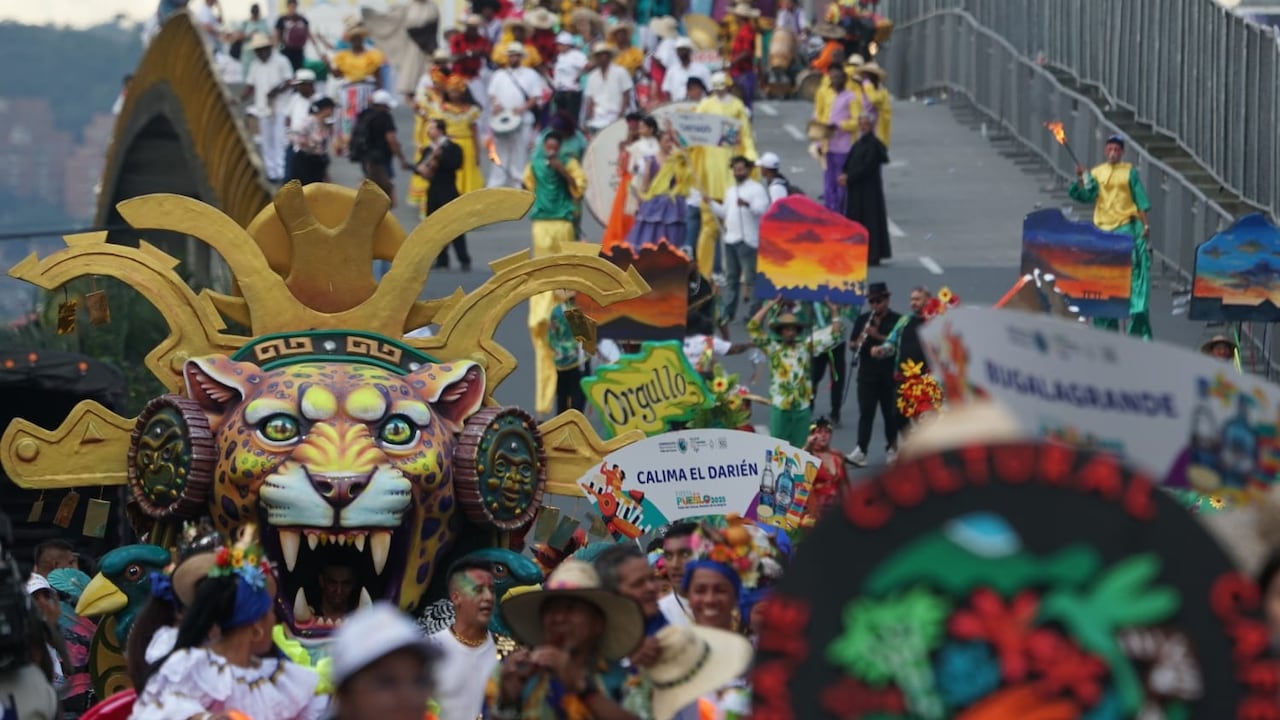 Postal del desfile de la Fiesta de Mi Pueblo de la Feria de Cali 2025, en la tarde de este viernes 26 de diciembre.