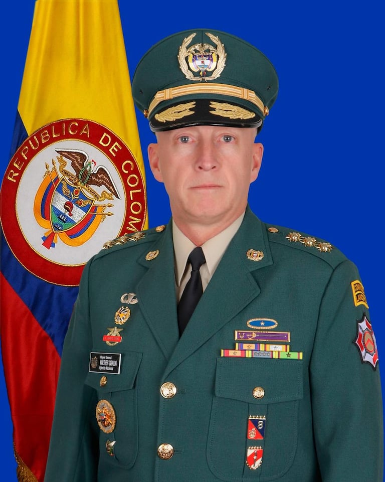 El experimentado general, Walter Giraldo, jefe de operaciones del Ejército pidió el retiro tras la llegada de la nueva cúpula militar.