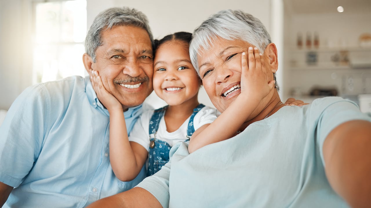 La vacunación en adultos mayores puede evitar enfermedades mientras genera ahorros significativos para el sistema de salud.