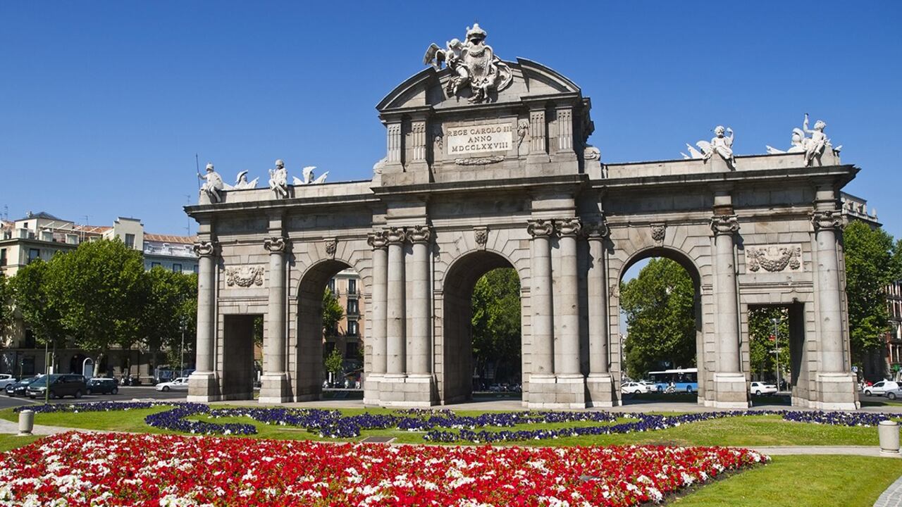 Stopover Hola Madrid es un producto de Iberia pensado para que las personas que tienen su viaje a Europa con escala a Madrid puedan hacer una parada para disfrutar (hasta nueve días) de la capital española. Sin incrementos en el tiquete.
