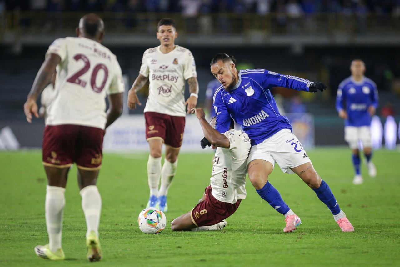 Millonarios aprovechó su localía y venció al Deportes Tolima, entendiendo desde la previa que su obligación era ganar.