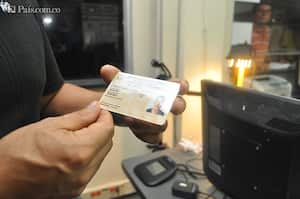 El trámite de  renovación de la licencia de conducción obligó a muchos conductores, que tienen multas pendientes,  a hacer acuerdos de pago para poder obtener de nuevo el documento.