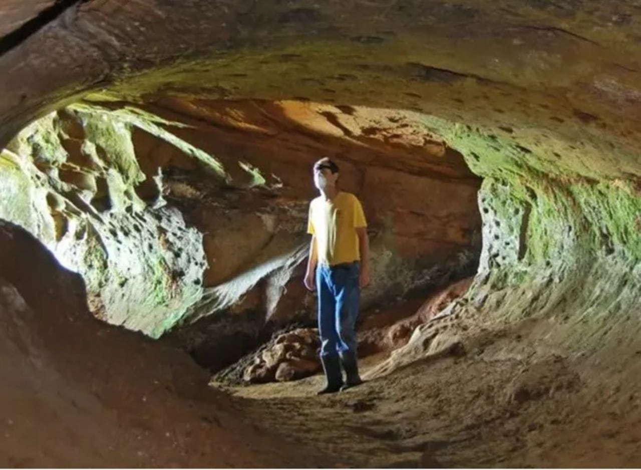 En Brasil, el túnel está en la zona rural del municipio de Sant'Ana do Livramento, en Rio Grande do Sul.