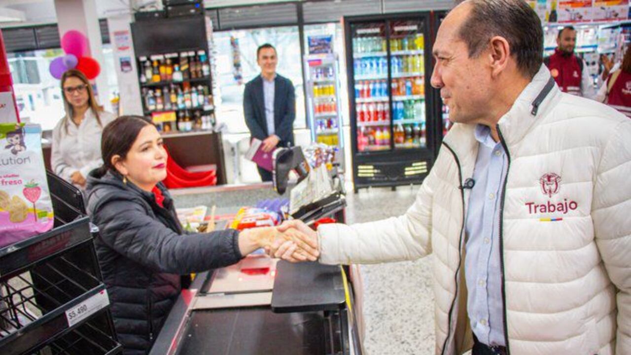 Visita del Ministerio de Trabajo a las tiendas Olímpica.