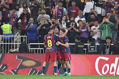 El centrocampista español #16 del Barcelona, Fermín López (der.), celebra con sus compañeros tras anotar el segundo gol de su equipo durante la semifinal de la Supercopa de España entre el FC Barcelona y el Athletic Bilbao en la Ciudad Deportiva Rey Abdullah de Yeda, el 7 de enero de 2026. (Foto de Fadel SENNA / AFP)