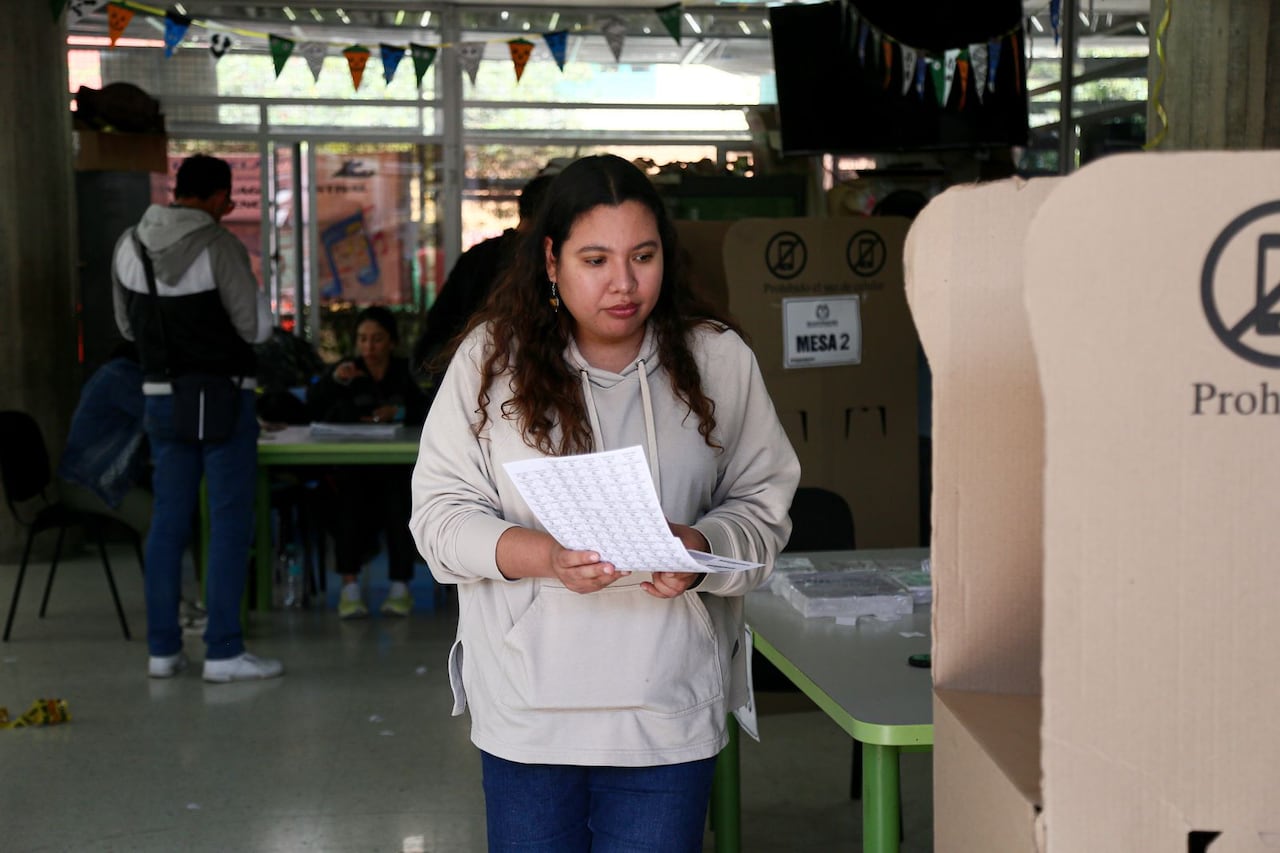 Bogotá. Octubre 26 de 2025. Avanzan las votaciones por la consulta para la eleccion del candidato presidencial del Pacto Histórico en la capital.