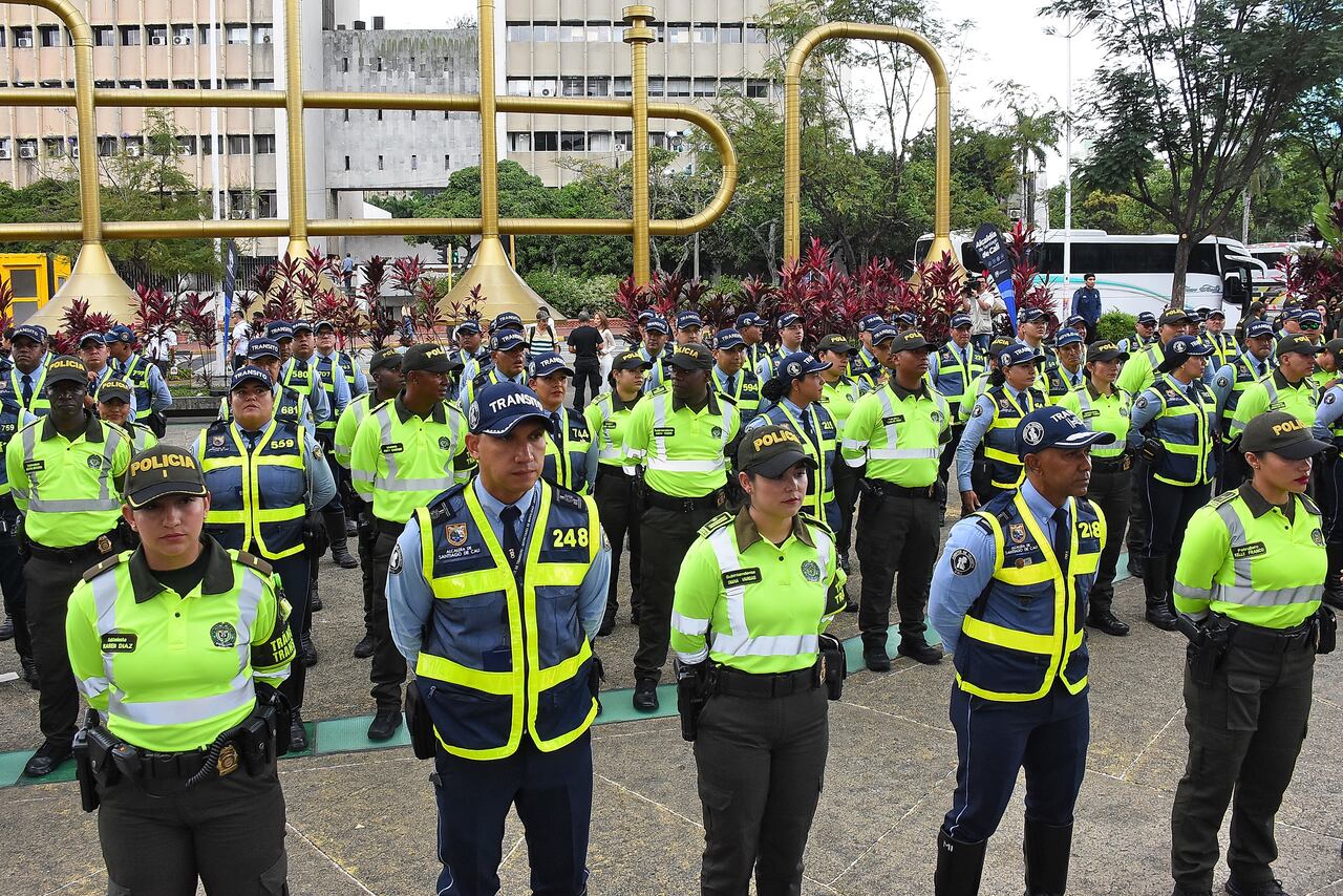 Presentación de los 100 Agentes de Ditra que acompañarán los operativos en zonas de mayor afectación a los agentes de tránsito.
