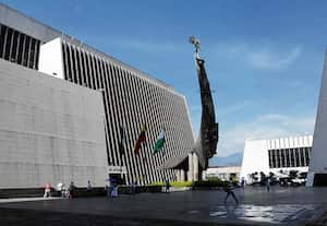 El Centro Administrativo de Medellín La Alpujarra, construido entre 1983 y 1987, por Manuel Lago.
Foto: Colprensa / El País