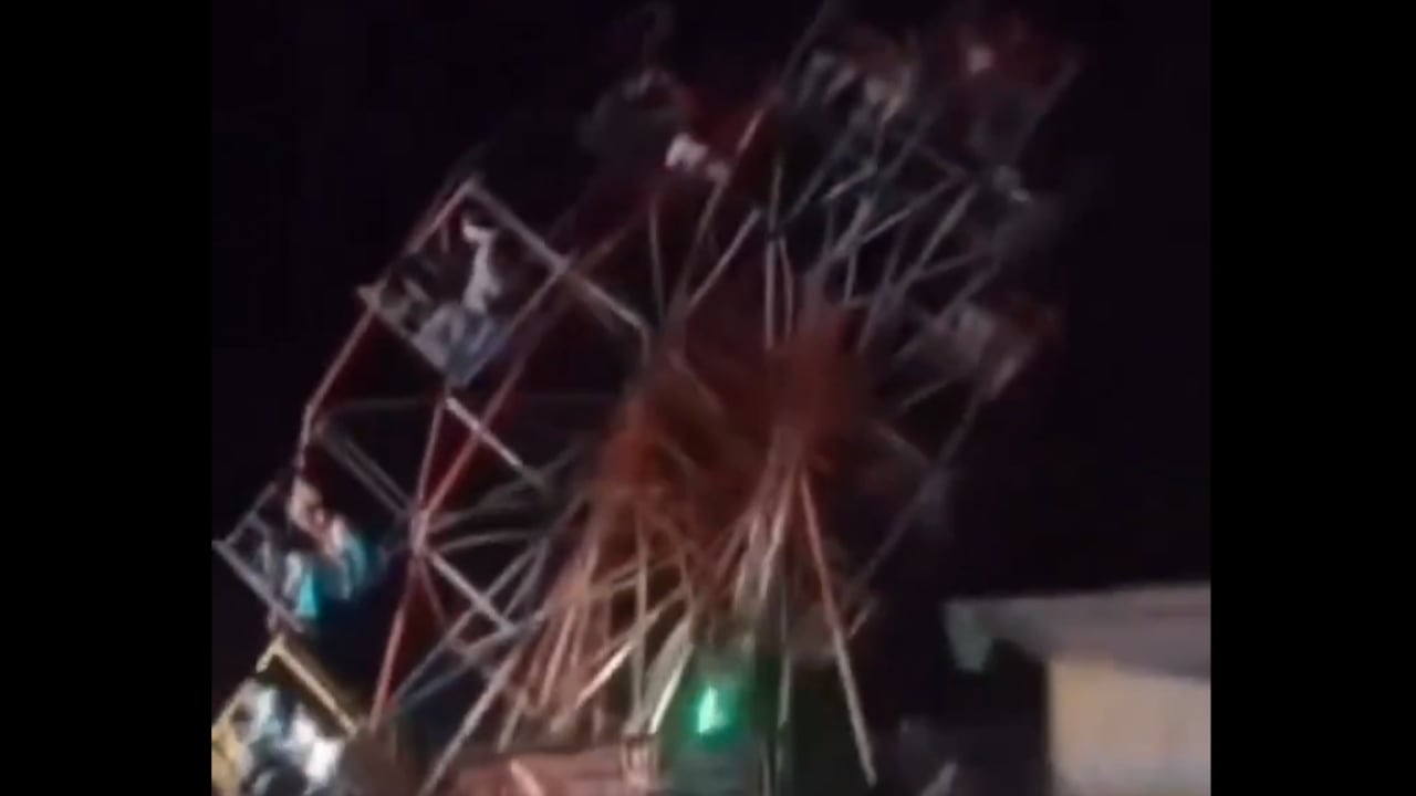 Colapsa rueda en India