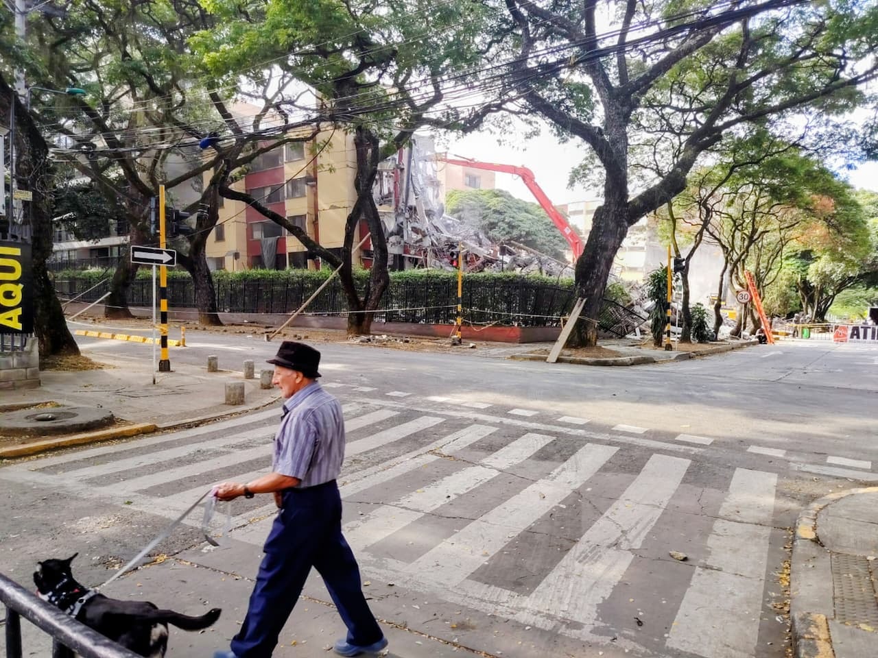 Demoliciones de los edificios Guadalupe y Molino Rojo en el sur de Cali.