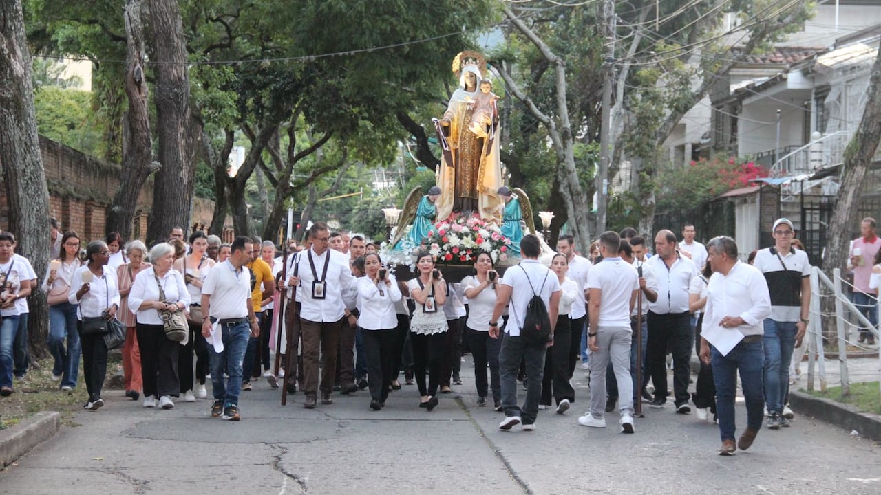 Procesión por el Día de la Virgen del Carmen, en la iglesia El Templete, de Cali.
