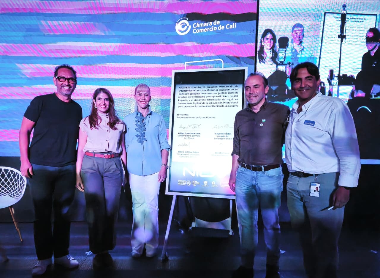 Uno de los puntos centrales del anuncio fue la firma de un Memorando de Entendimiento que formaliza la participación de Comfandi como cogestor del programa.