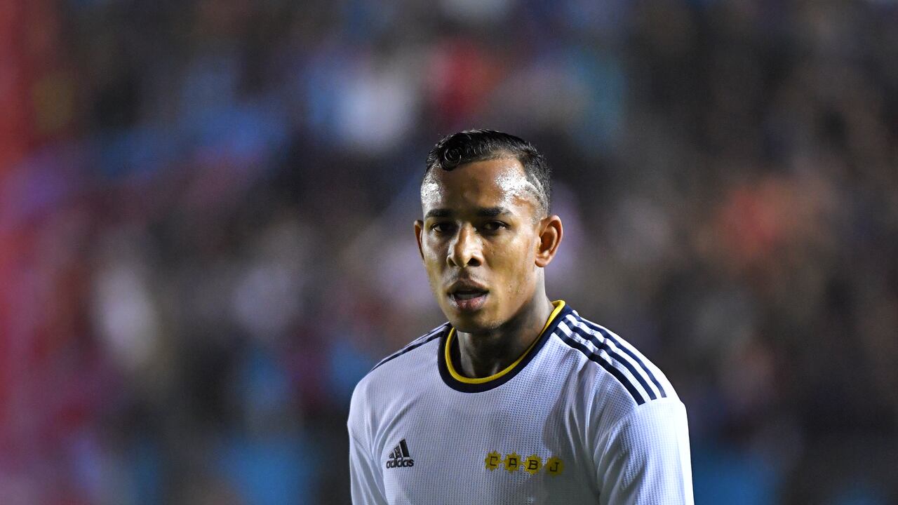 Sebastián Villa vistiendo los colores de Boca Juniors.