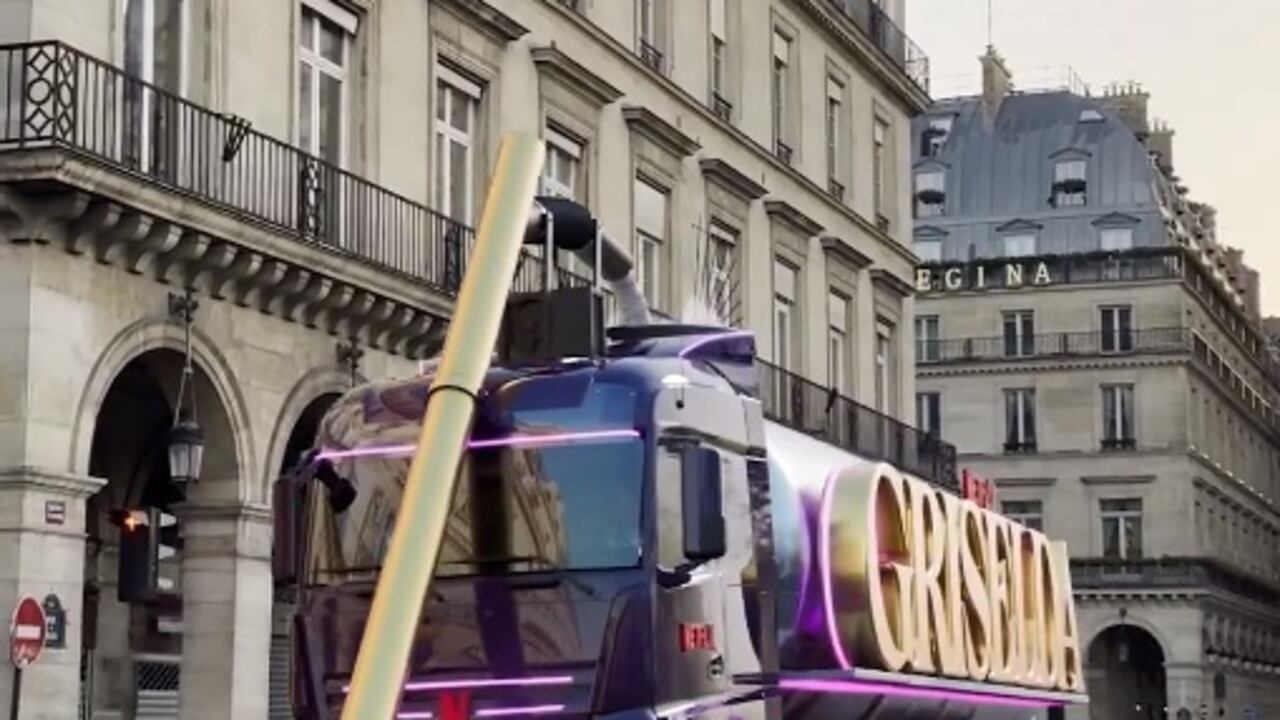 Camión con publicidad alusiva a 'Griselda'.