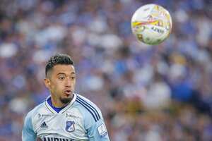 Fernando Uribe durante el partido ante Atlético Nacional en Bogotá.