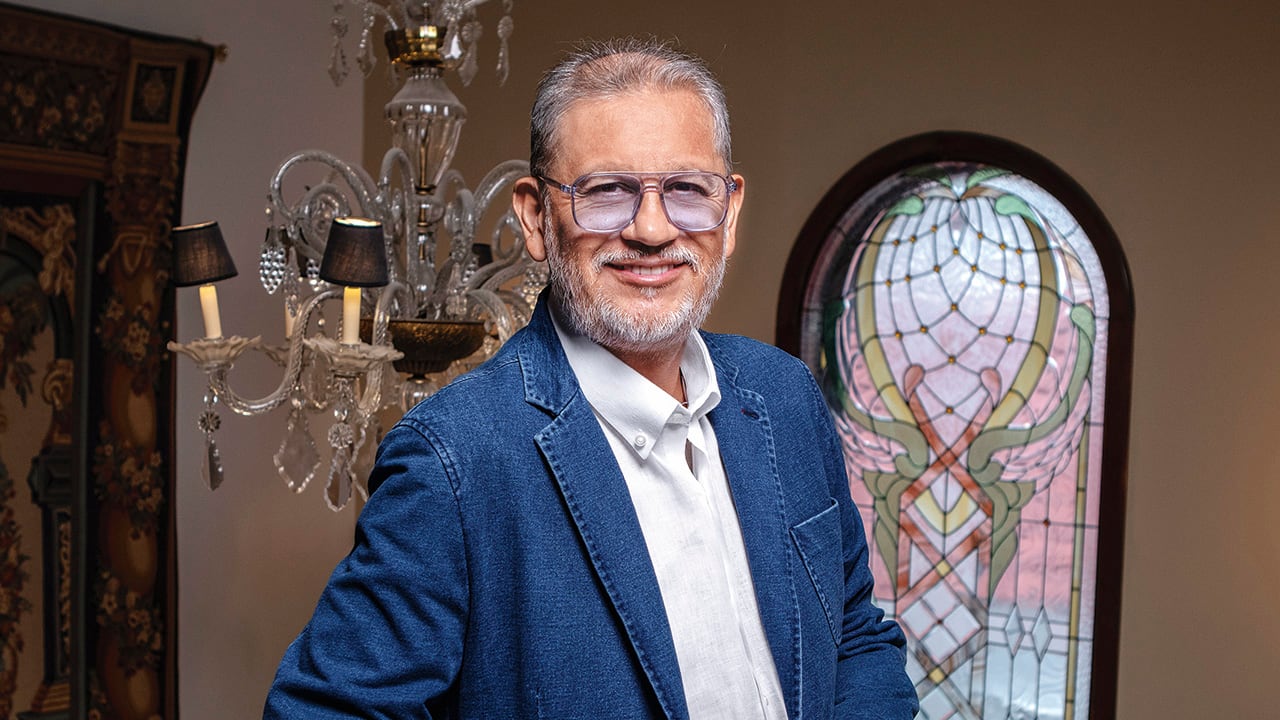 Carlos Suárez.
