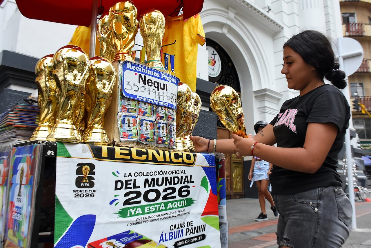Se activan las ventas informales por fiebre mundialista.