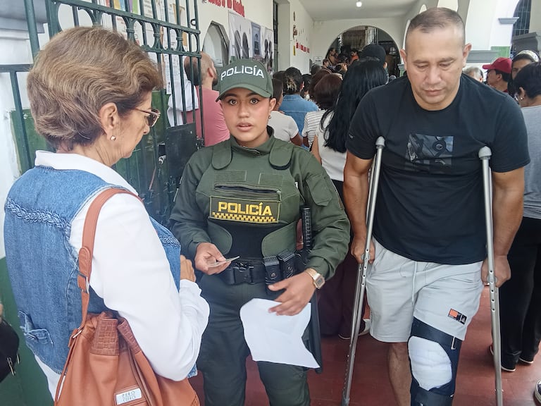 Uniformados de la Policía Metropolitana y de la Sijín adelantarán labores de vigilancia, control e inteligencia en los diferentes puestos de votación de la capital caucana.