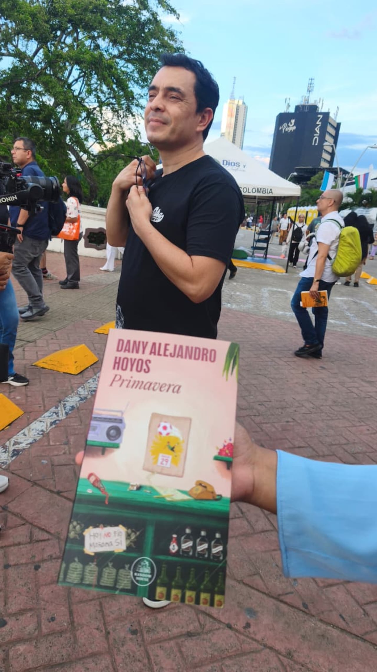 Dany Alejandro Hoyos recuerda a sus amigos de la Medellín de los 90 en su segunda novela, Primavera.
